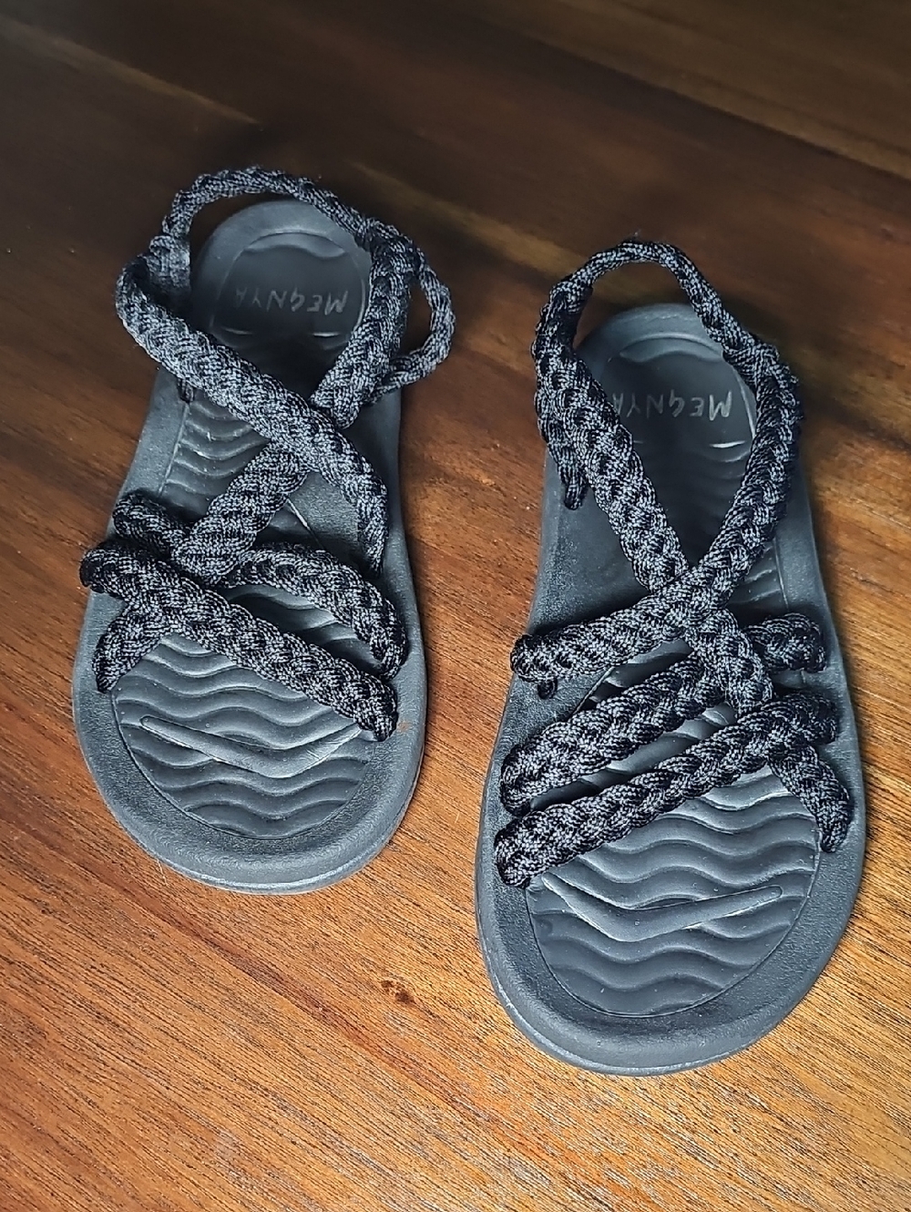 MEGNYA Black Braided Strap Sandals Size 9 M14